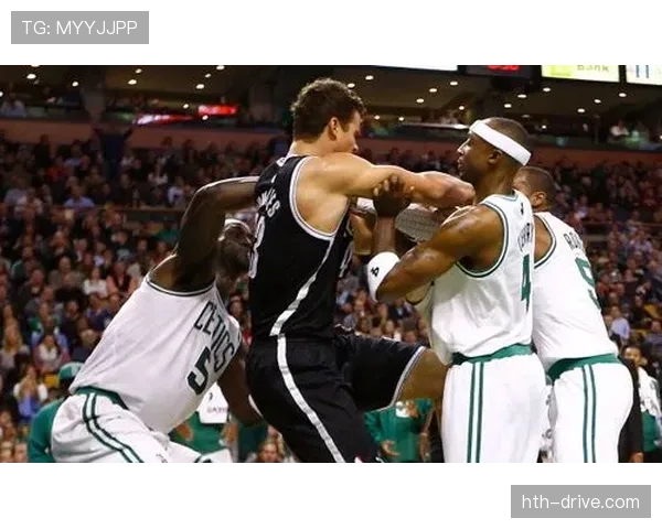 加内特高效挡拆助攻，拉开与布拉德米尔防守差距